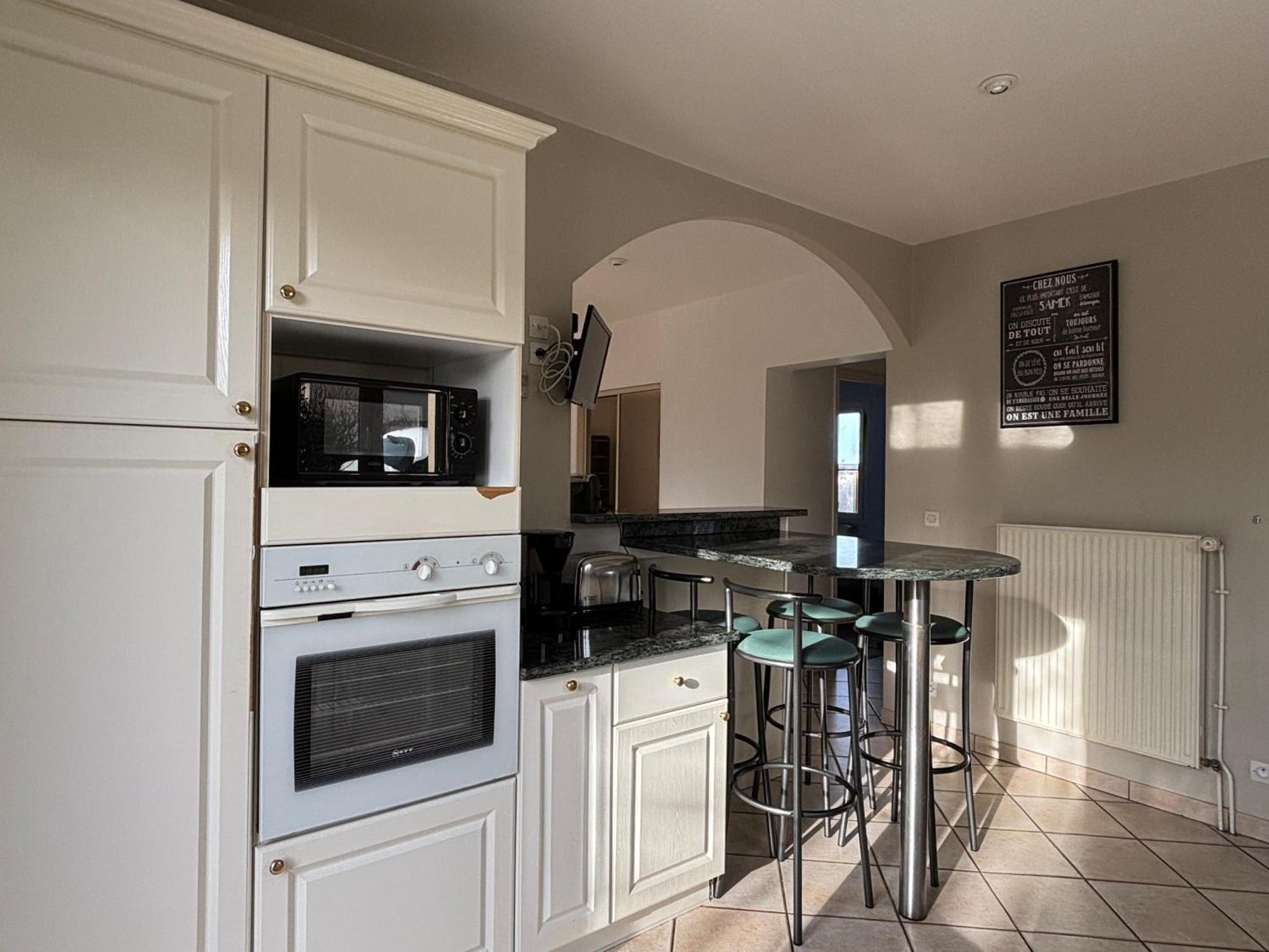 Maison Arromanches: Spacious 5-bedroom With Garden, Near Tracy-sur-Mer